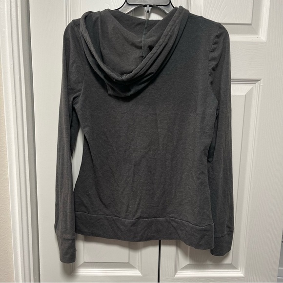 Marika Magic Women's Grey Athletic Hoodie size medium - Picture 3 of 3